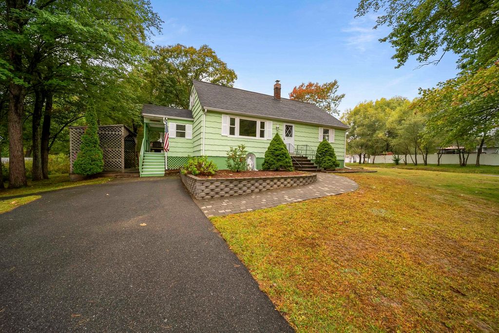 Photo of 25 Marie Avenue, Salem, NH 03079 (MLS # 5063081)