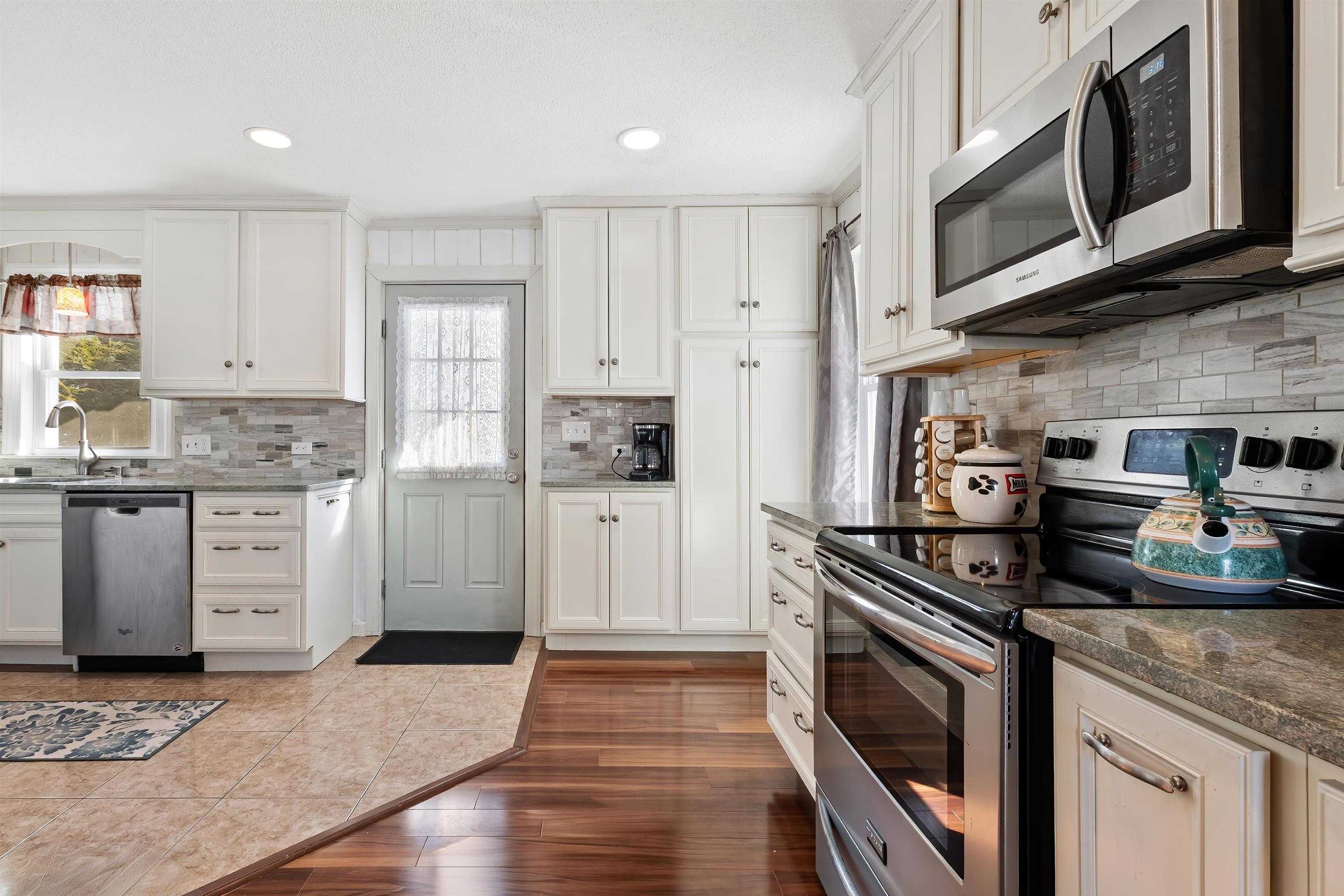 33 Endicott Street 7