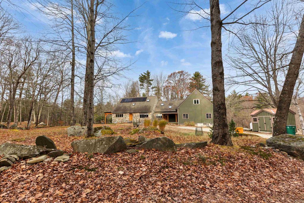 Photo of 6 Mottau Drive, Lyndeborough, NH 03082 (MLS # 5070625)