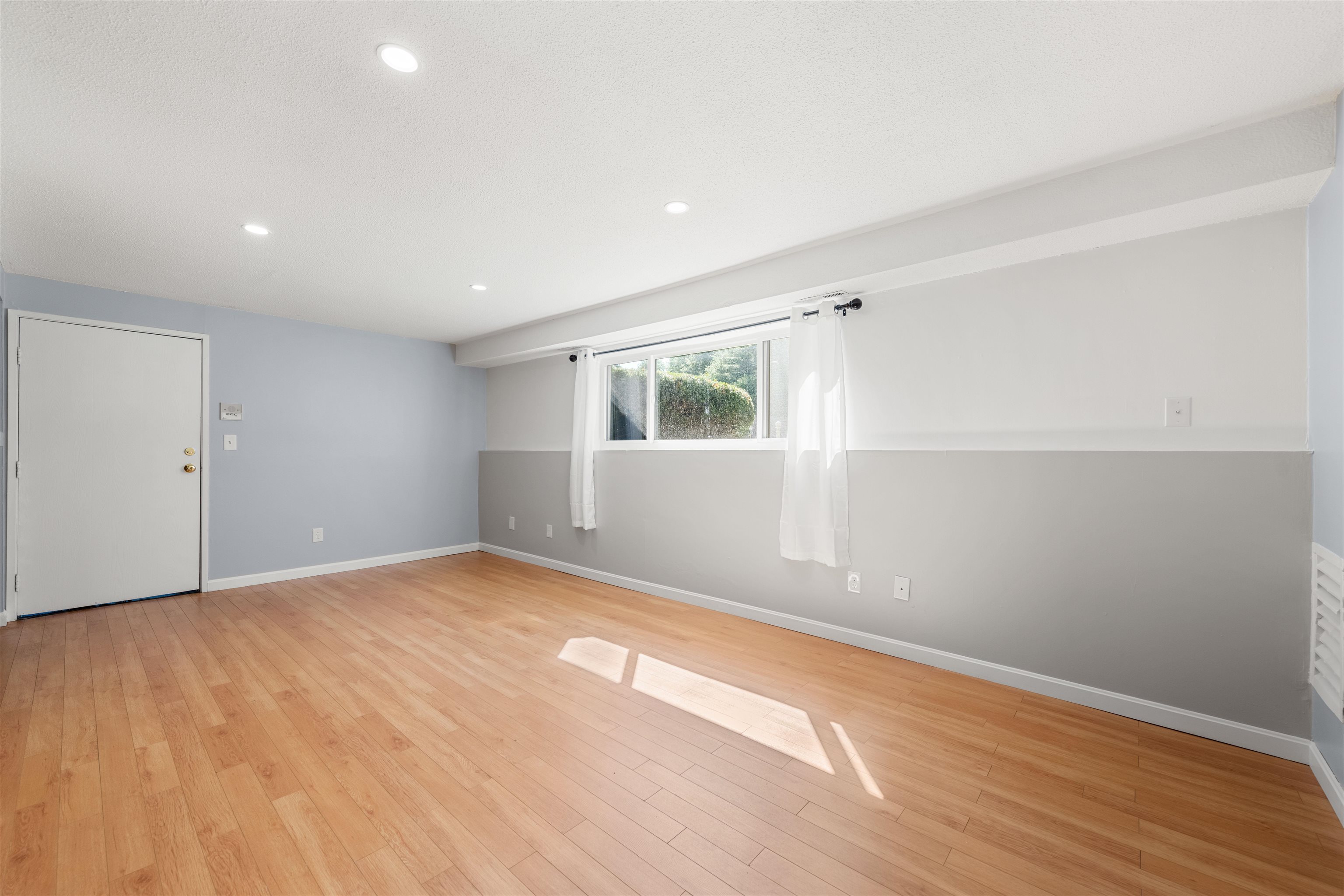 2 Brookside Drive 4