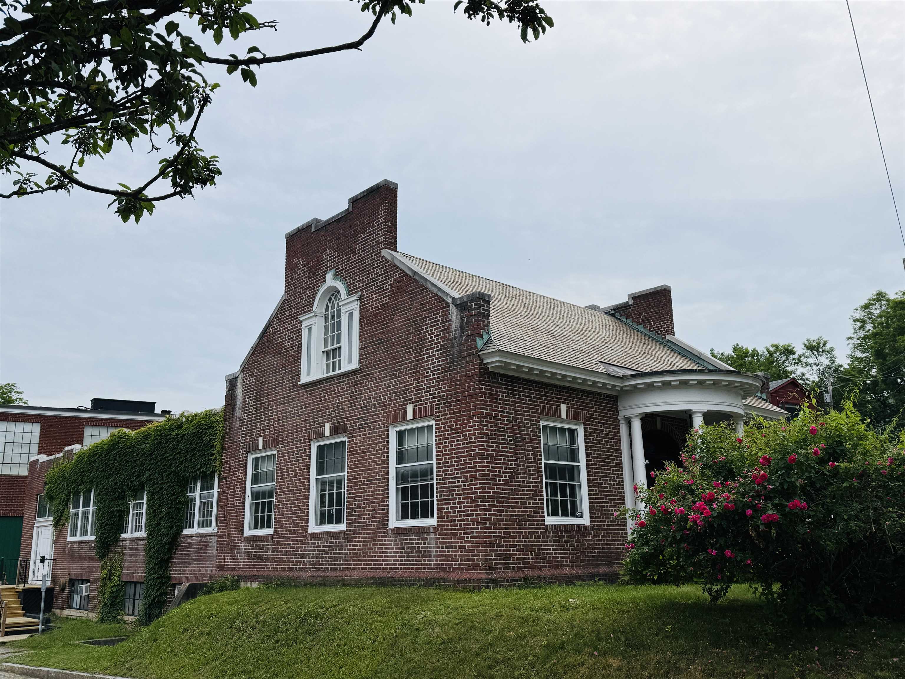18 Bridge Street