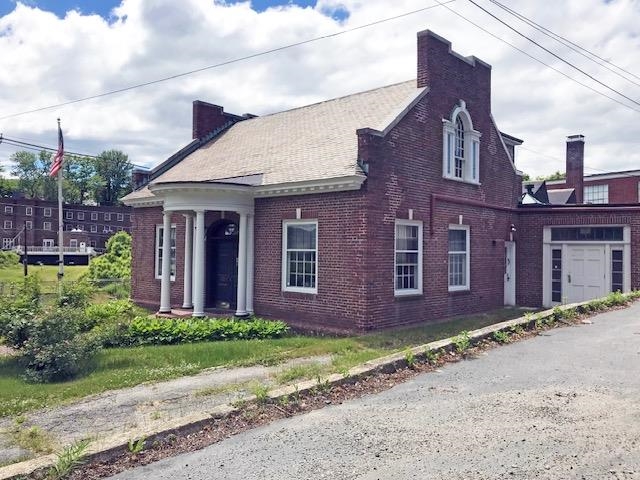 18 Bridge Street