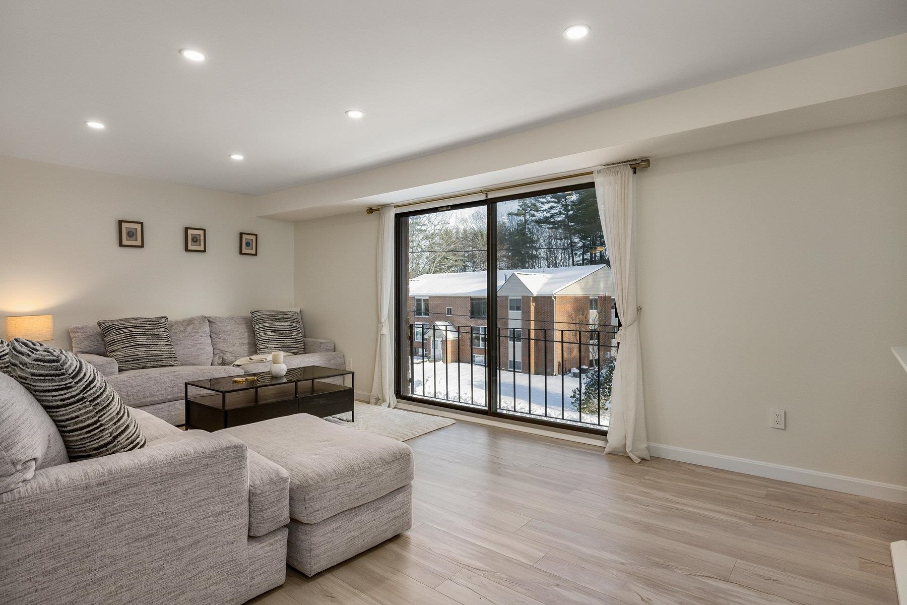 4 Brookside Drive 10