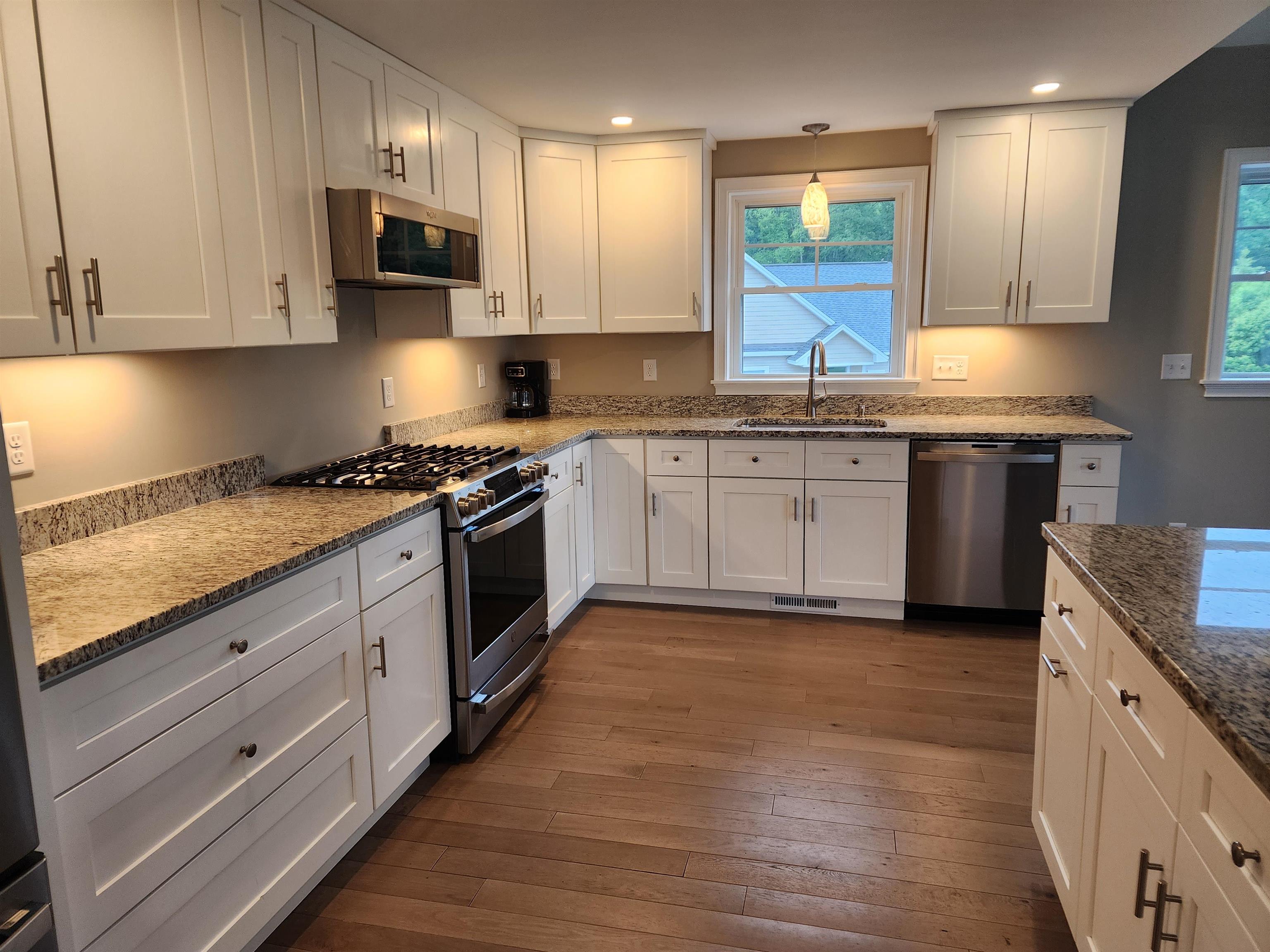 Chichester, New Hampshire 03234, United States, 2 Bedrooms Bedrooms, ,3 BathroomsBathrooms,Residential,Pending,150389