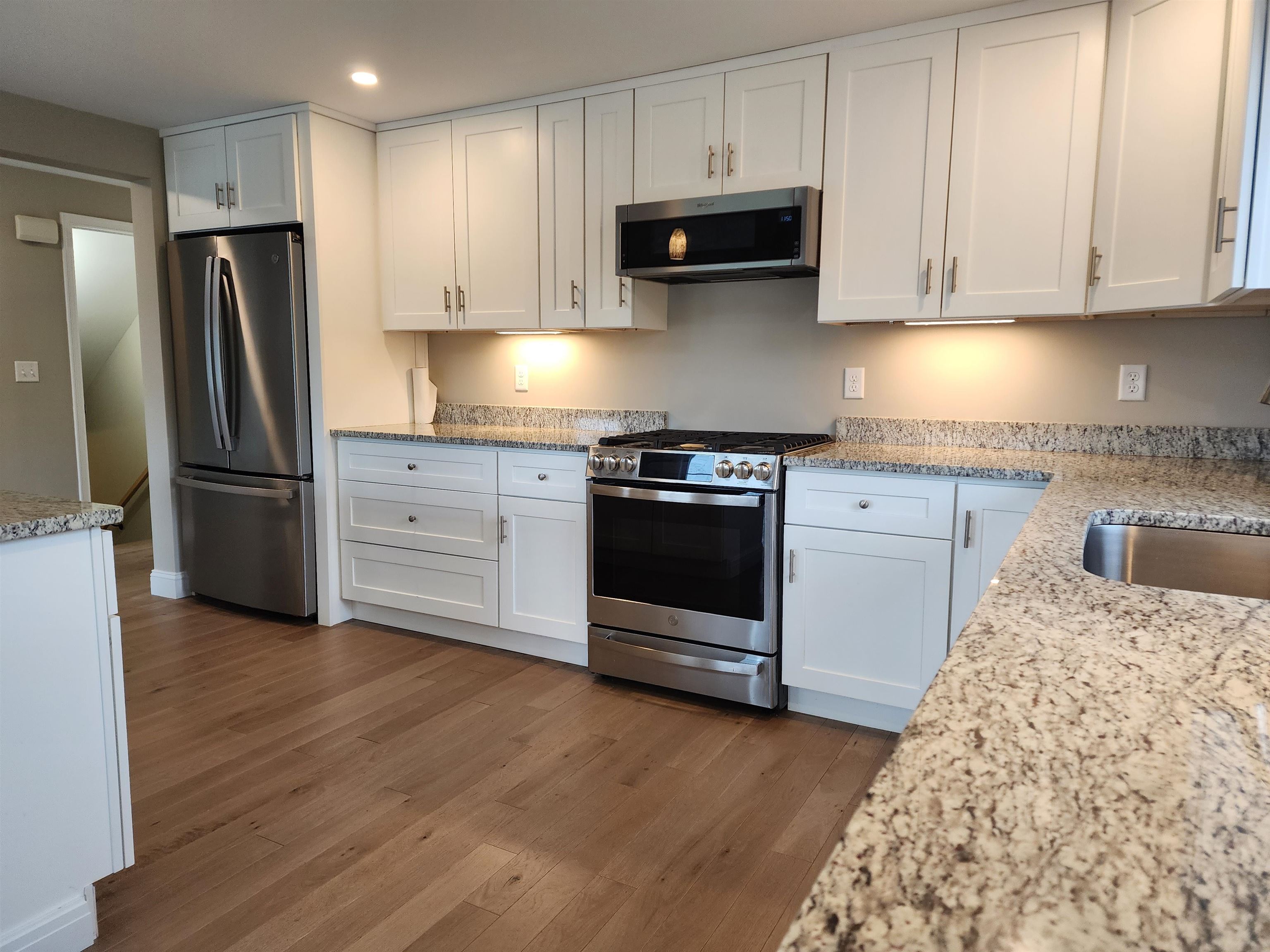 Chichester, New Hampshire 03234, United States, 2 Bedrooms Bedrooms, ,3 BathroomsBathrooms,Residential,Pending,150389