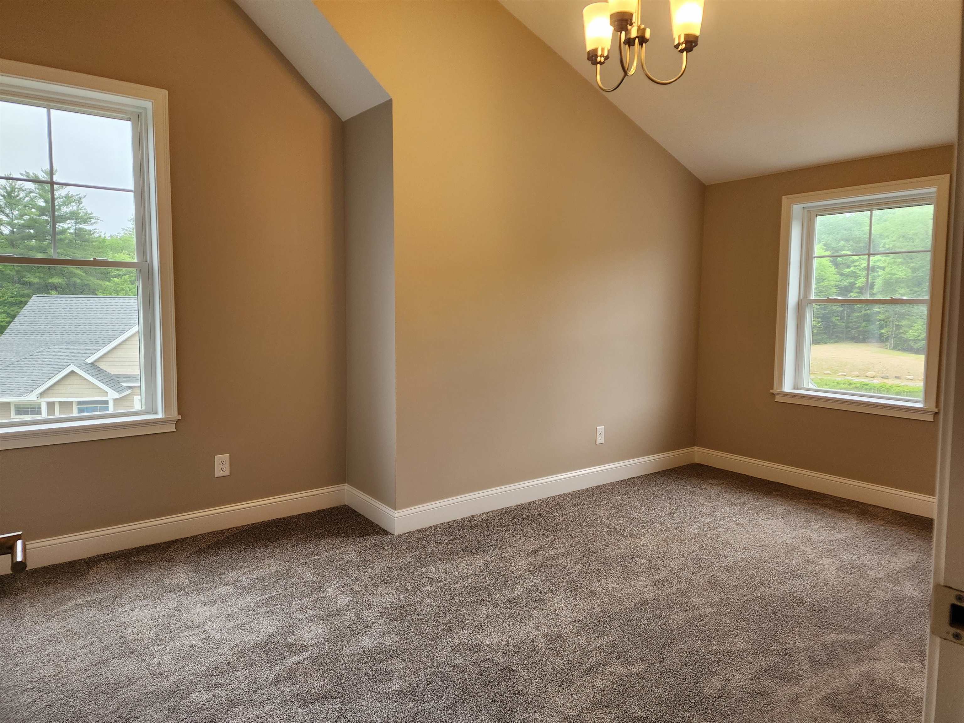 Chichester, New Hampshire 03234, United States, 2 Bedrooms Bedrooms, ,3 BathroomsBathrooms,Residential,Pending,150389