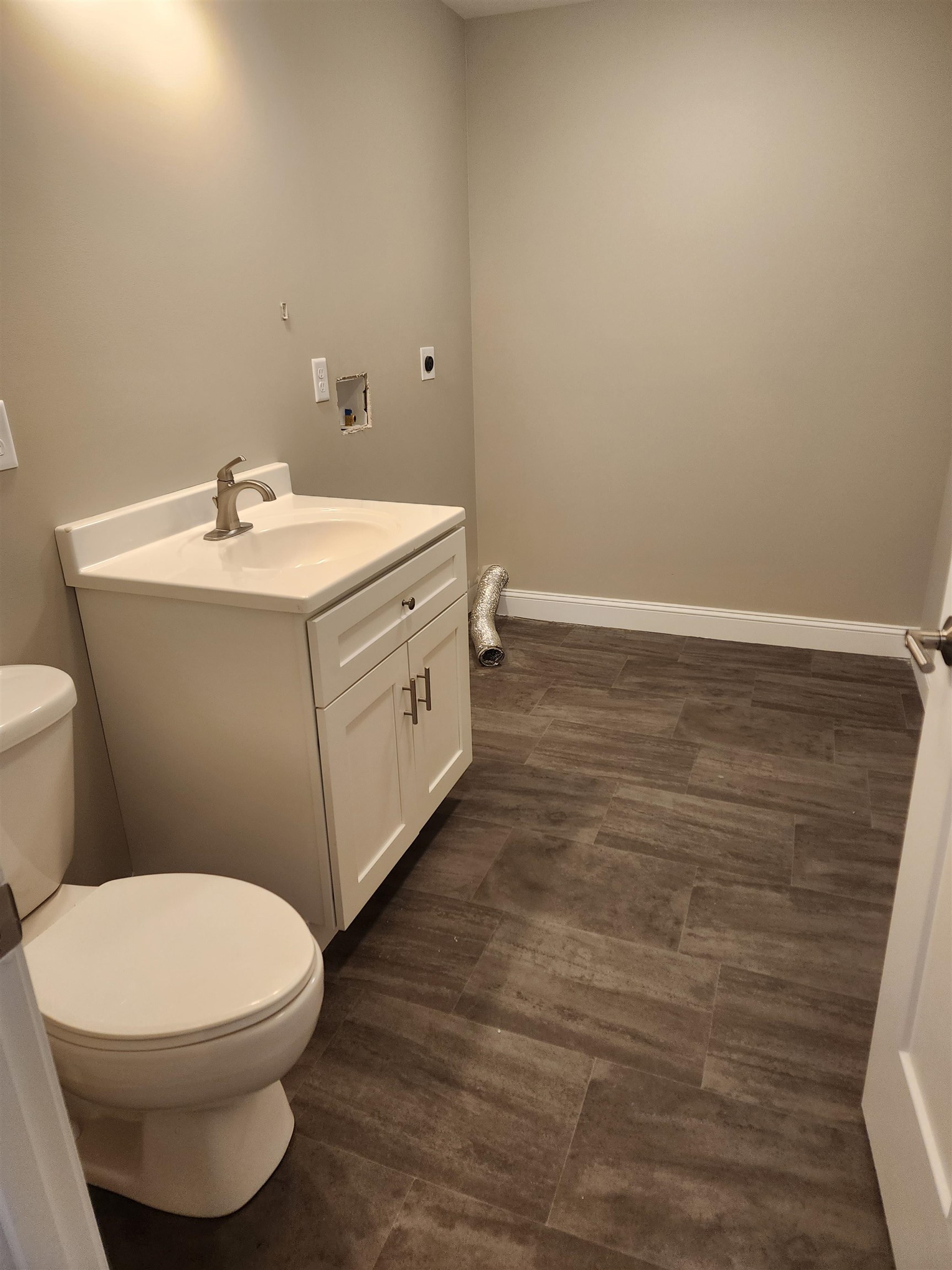 Chichester, New Hampshire 03234, United States, 2 Bedrooms Bedrooms, ,3 BathroomsBathrooms,Residential,Pending,150389