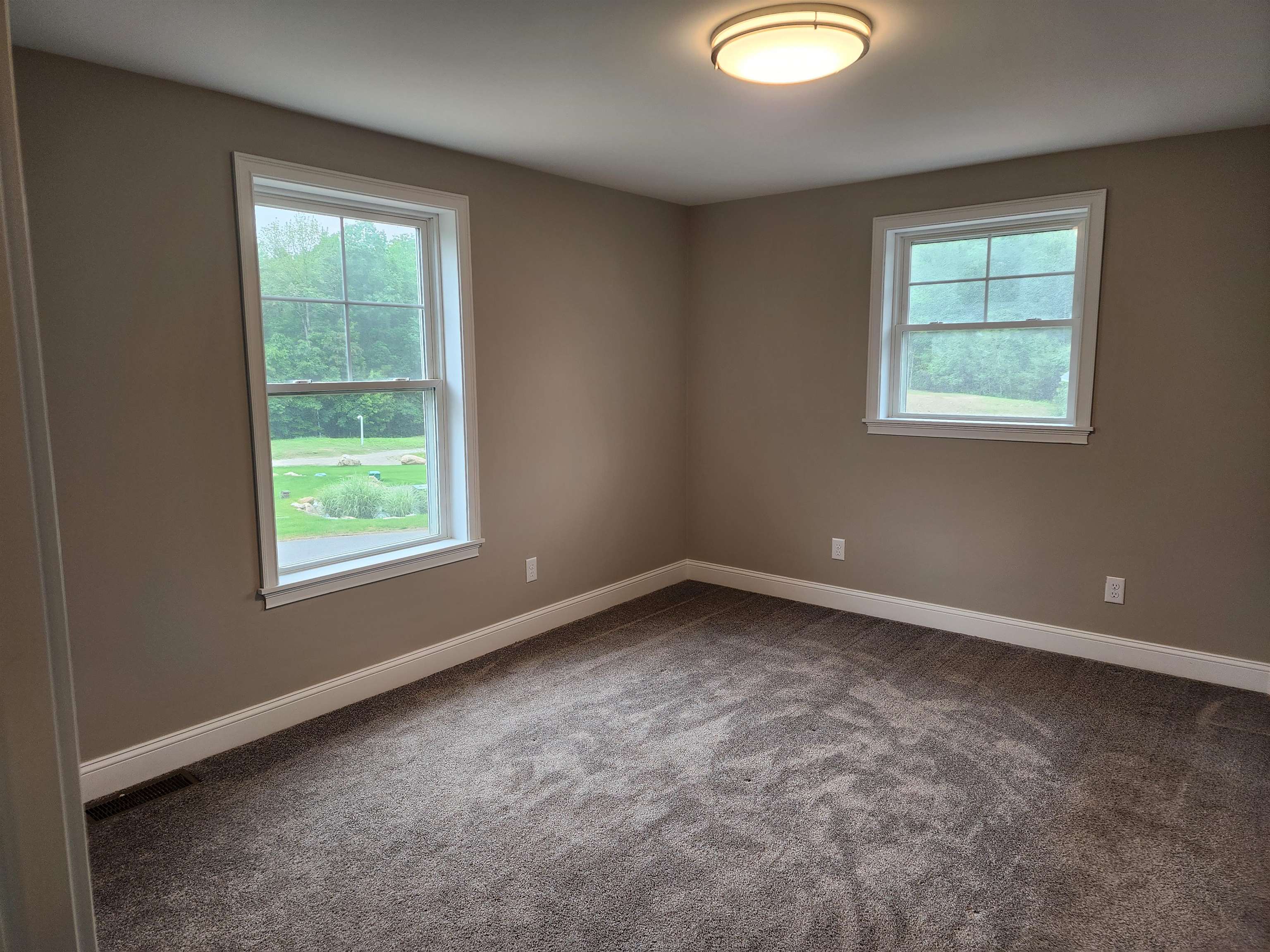 Chichester, New Hampshire 03234, United States, 2 Bedrooms Bedrooms, ,3 BathroomsBathrooms,Residential,Pending,150389