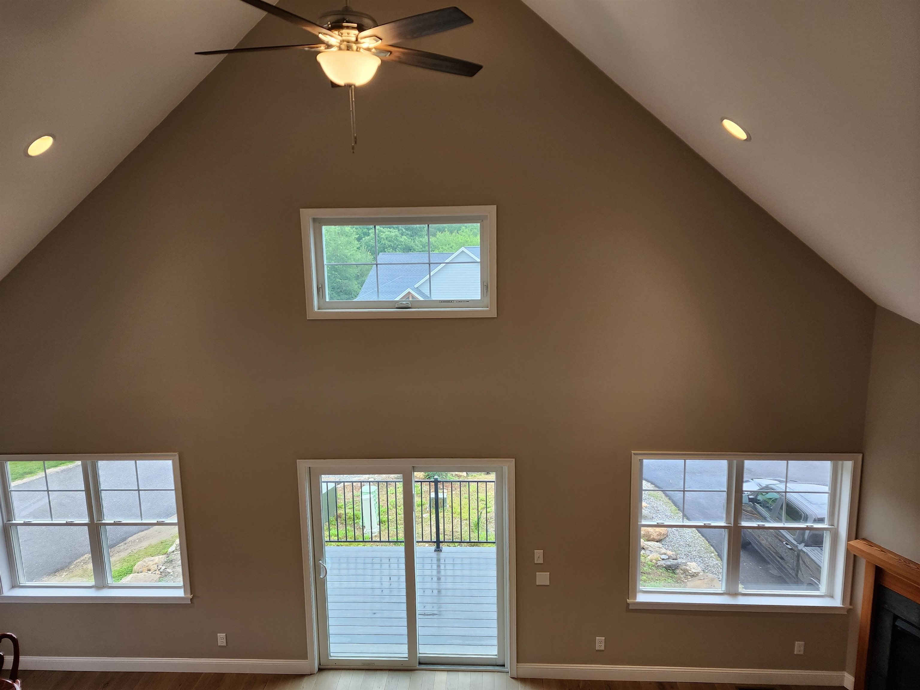 Chichester, New Hampshire 03234, United States, 2 Bedrooms Bedrooms, ,3 BathroomsBathrooms,Residential,Pending,150389