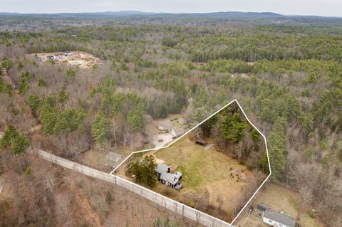 Photo of 60 Batchelder Road, Raymond, NH 03077 (MLS # 5083632)