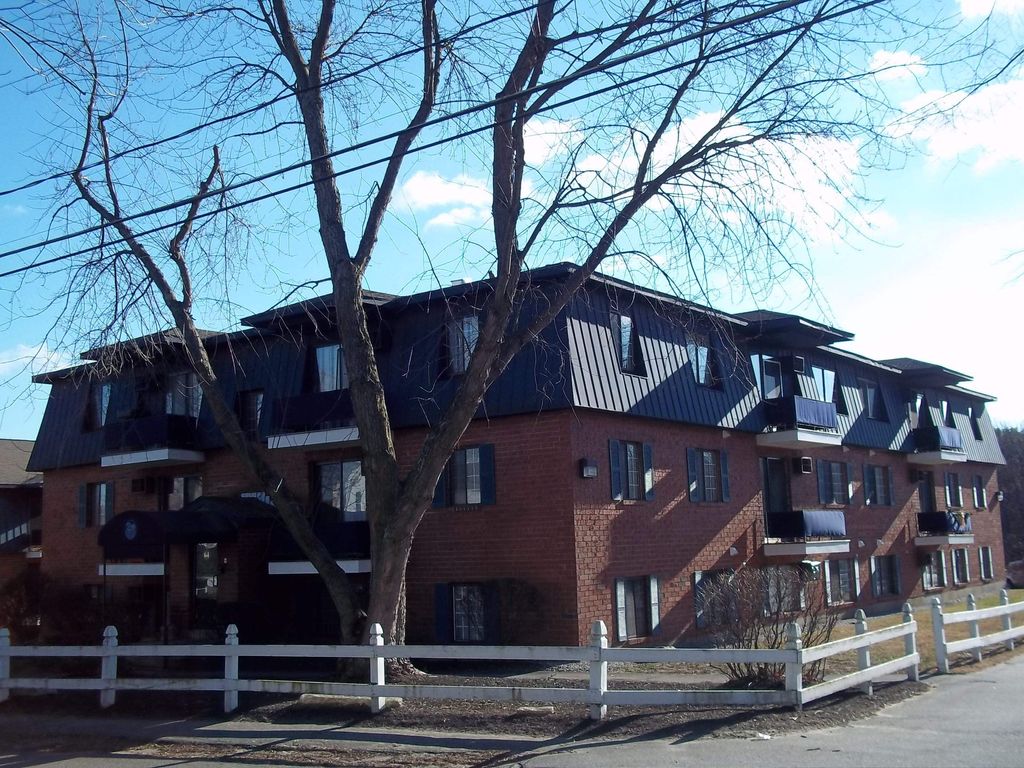 Photo of 64 Dunbarton Road #2C, Manchester, NH 03102 (MLS # 5081640)