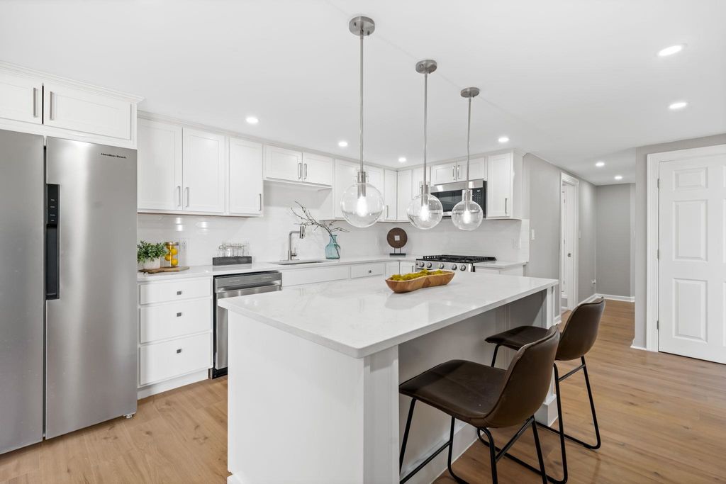 Photo of 734 W Hollis Street, Nashua, NH 03062 (MLS # 5084080)