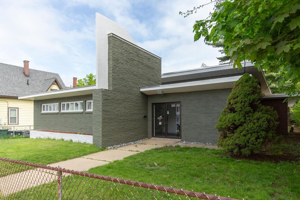 Photo of 450 Hanover Street, Manchester, NH 03104 (MLS # 5041528)