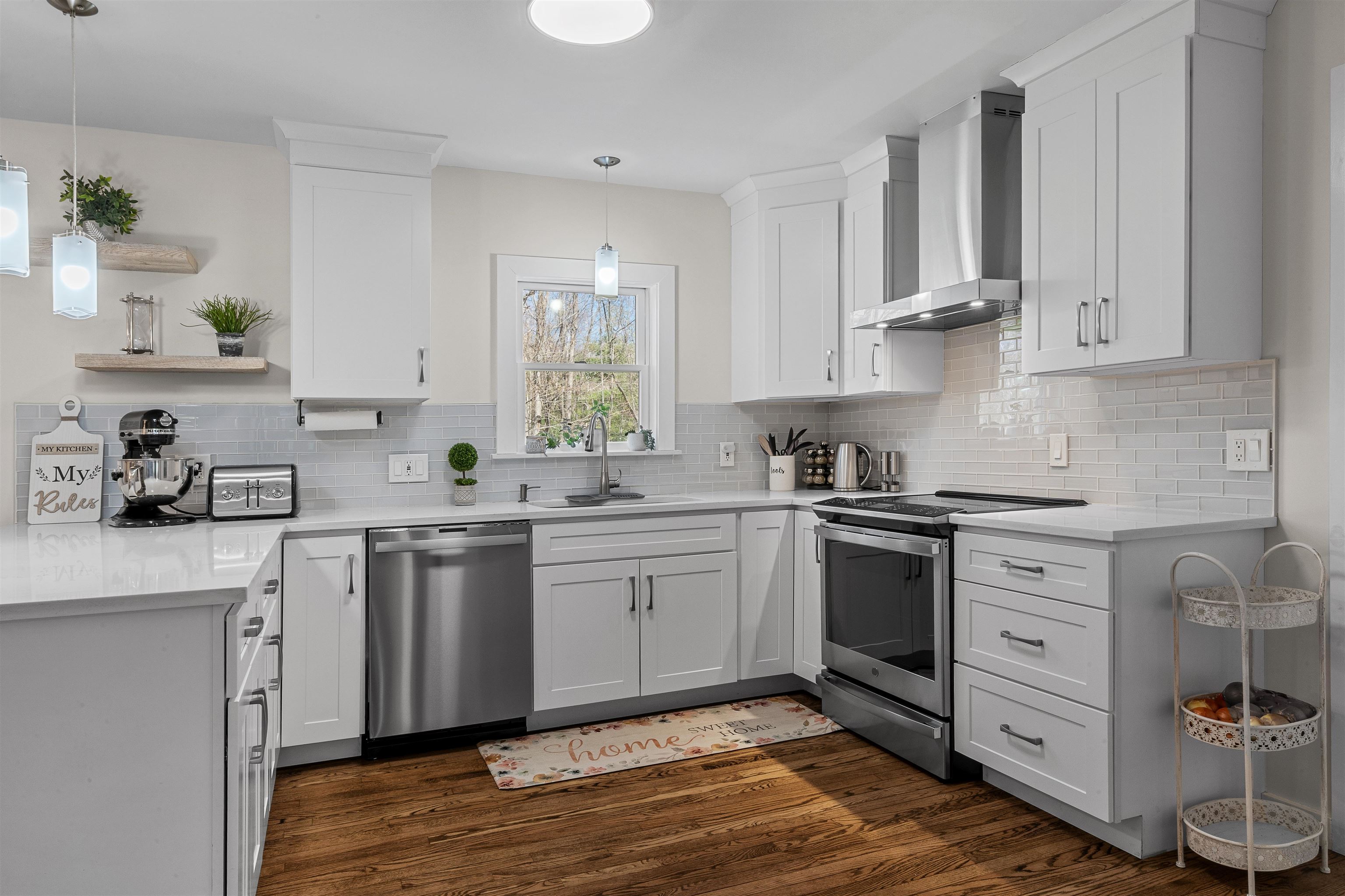 Clarendon, Vermont 05759, United States, 4 Bedrooms Bedrooms, ,2 BathroomsBathrooms,Residential,Active,118393