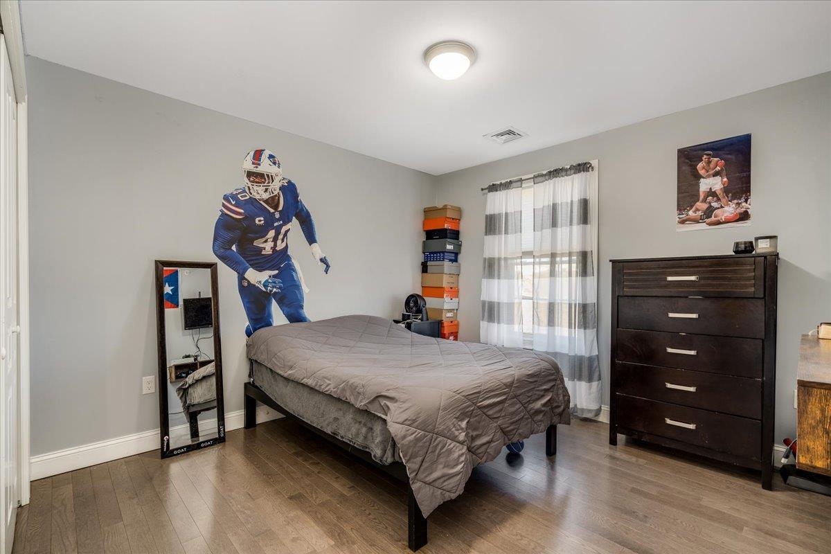 Londonderry, New Hampshire 03053, United States, 4 Bedrooms Bedrooms, ,3 BathroomsBathrooms,Residential,Active,91927