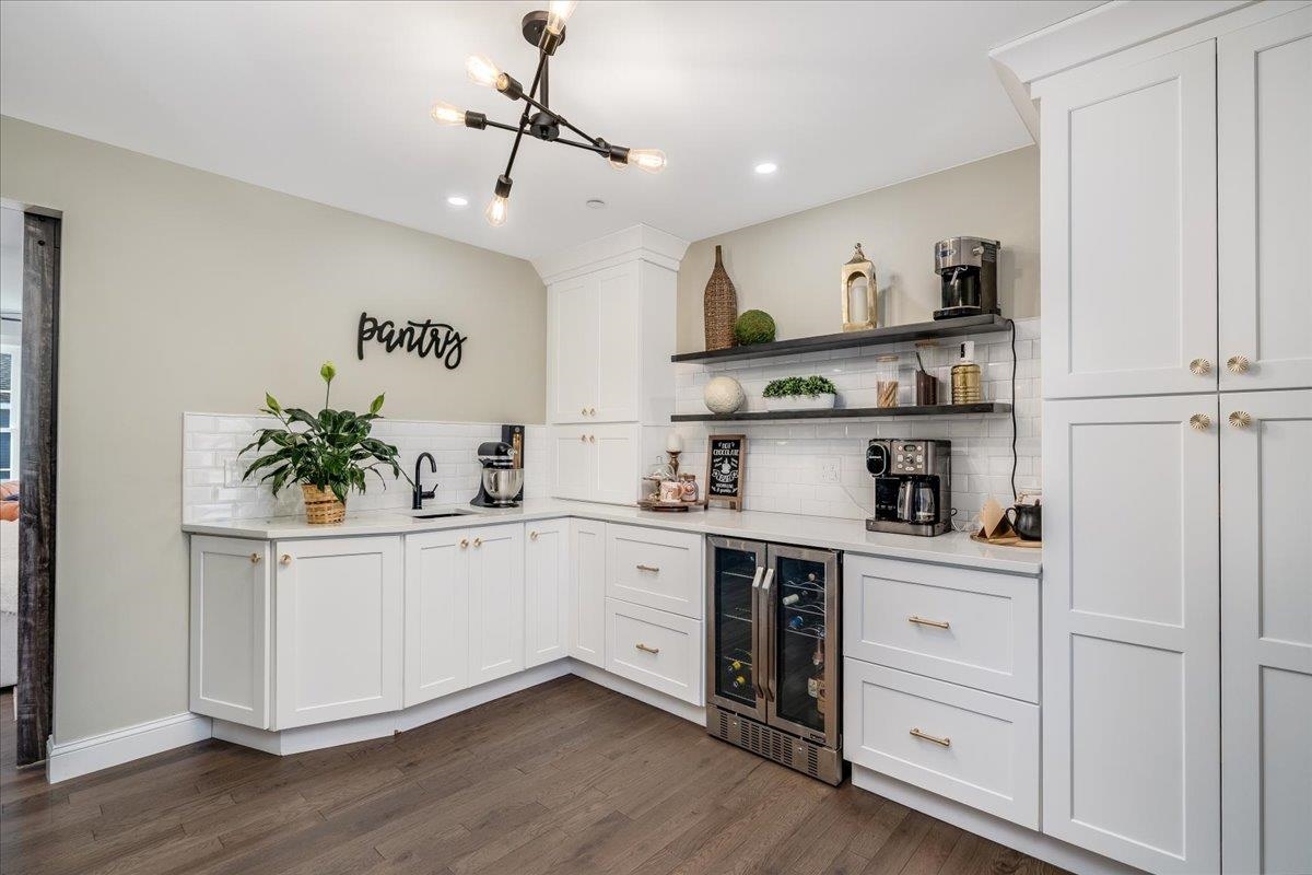 Londonderry, New Hampshire 03053, United States, 4 Bedrooms Bedrooms, ,3 BathroomsBathrooms,Residential,Active,91927