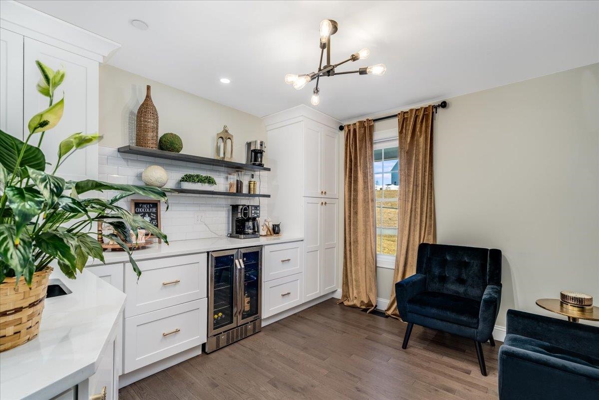 Londonderry, New Hampshire 03053, United States, 4 Bedrooms Bedrooms, ,3 BathroomsBathrooms,Residential,Active,91927