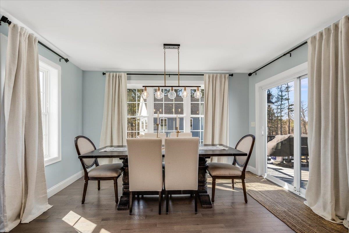 Londonderry, New Hampshire 03053, United States, 4 Bedrooms Bedrooms, ,3 BathroomsBathrooms,Residential,Active,91927