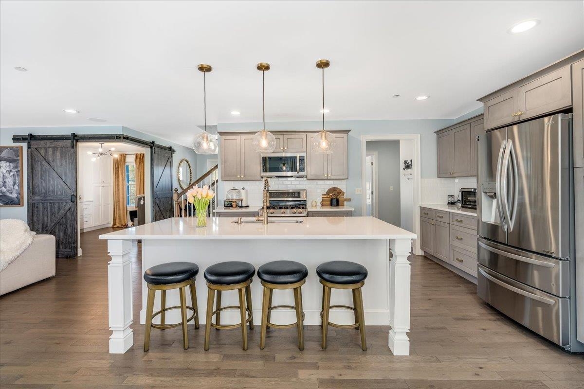 Londonderry, New Hampshire 03053, United States, 4 Bedrooms Bedrooms, ,3 BathroomsBathrooms,Residential,Active,91927