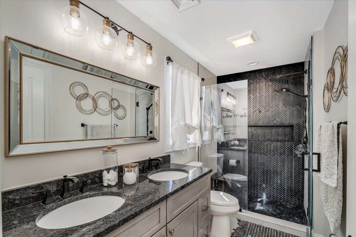 Londonderry, New Hampshire 03053, United States, 4 Bedrooms Bedrooms, ,3 BathroomsBathrooms,Residential,Active,91927