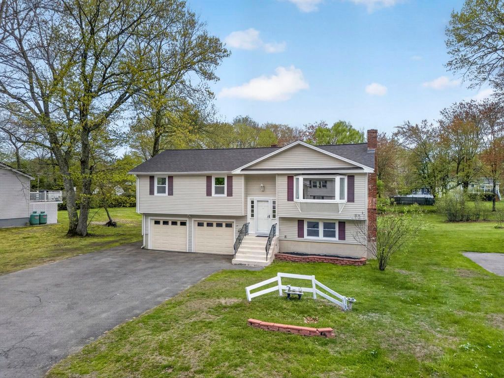 Photo of 27 Townsend Avenue, Salem, NH 03079 (MLS # 5088420)