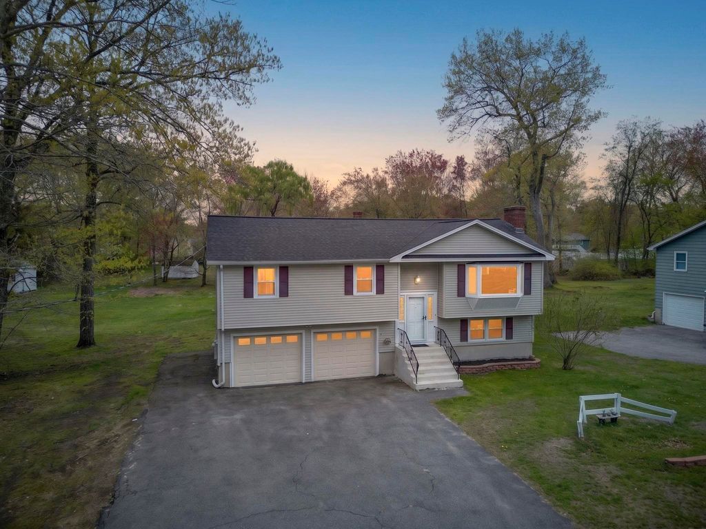 Photo of 27 Townsend Avenue, Salem, NH 03079 (MLS # 5088420)