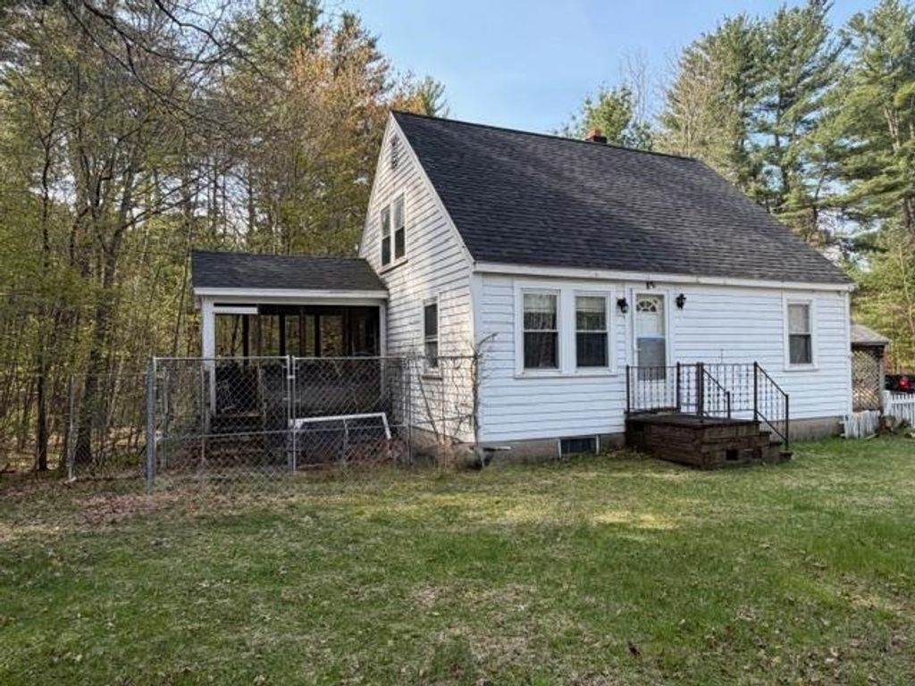 Photo of 14 Hall Avenue, Merrimack, NH 03054 (MLS # 5087135)