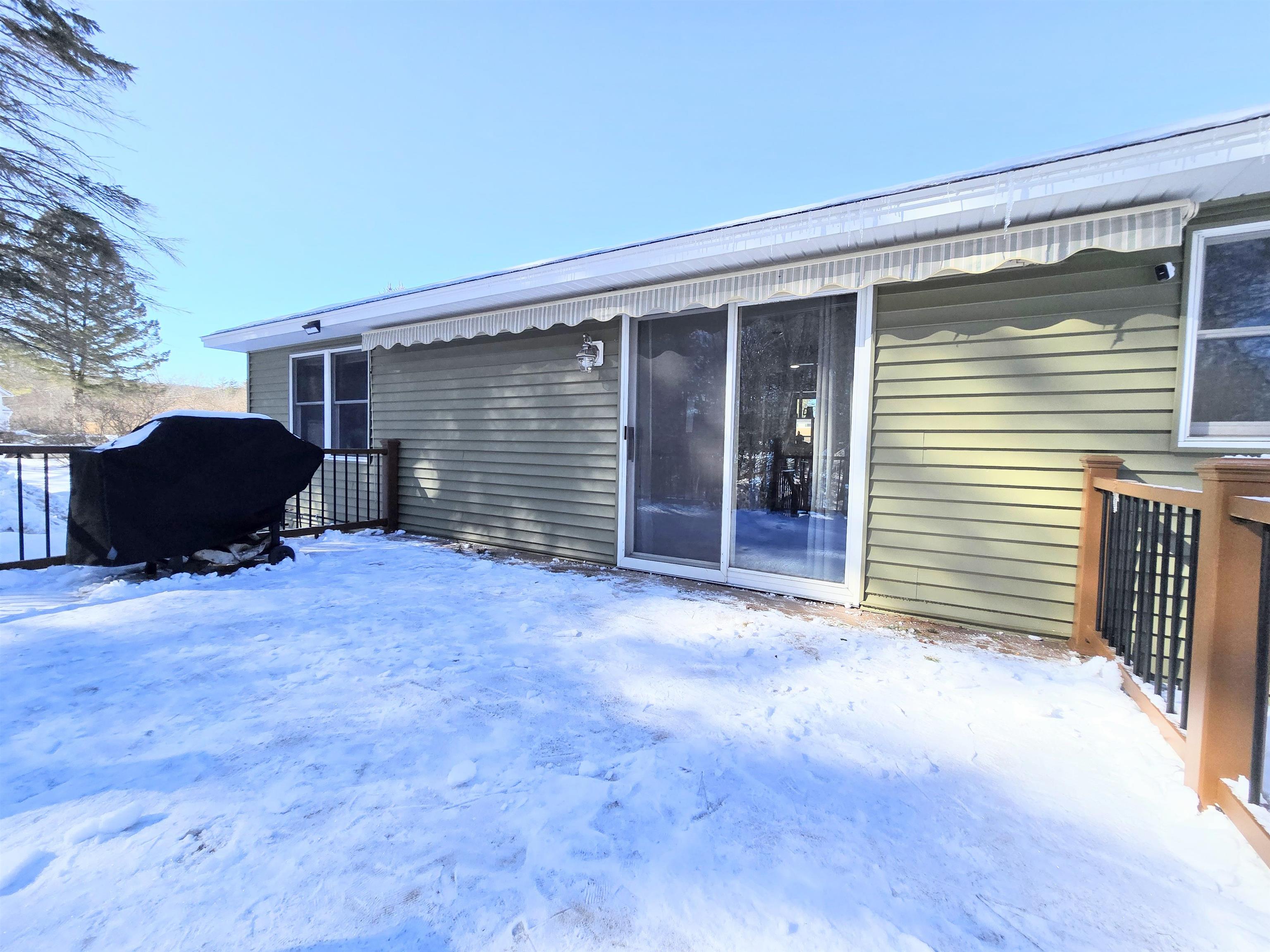 Franklin, New Hampshire 03235, United States, 3 Bedrooms Bedrooms, ,2 BathroomsBathrooms,Residential,Pending,82956