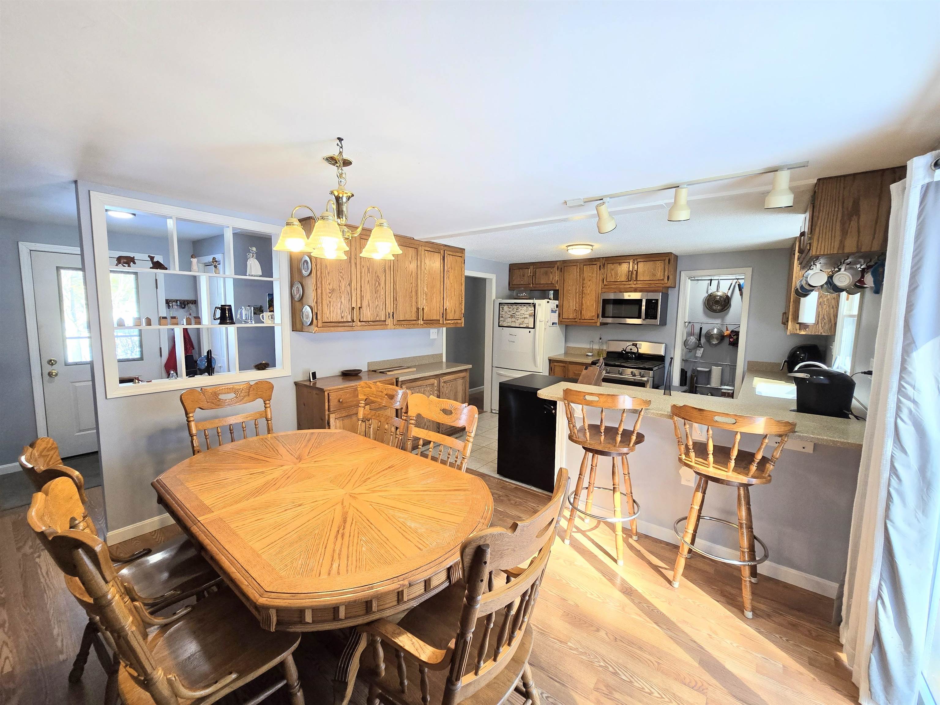 Franklin, New Hampshire 03235, United States, 3 Bedrooms Bedrooms, ,2 BathroomsBathrooms,Residential,Pending,82956