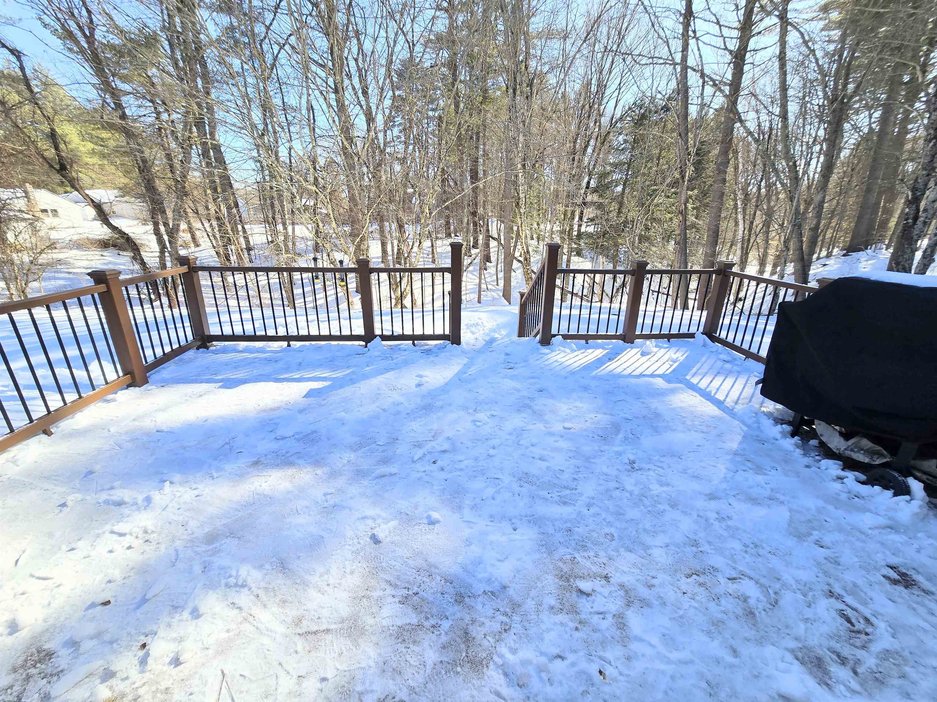 Franklin, New Hampshire 03235, United States, 3 Bedrooms Bedrooms, ,2 BathroomsBathrooms,Residential,Pending,82956