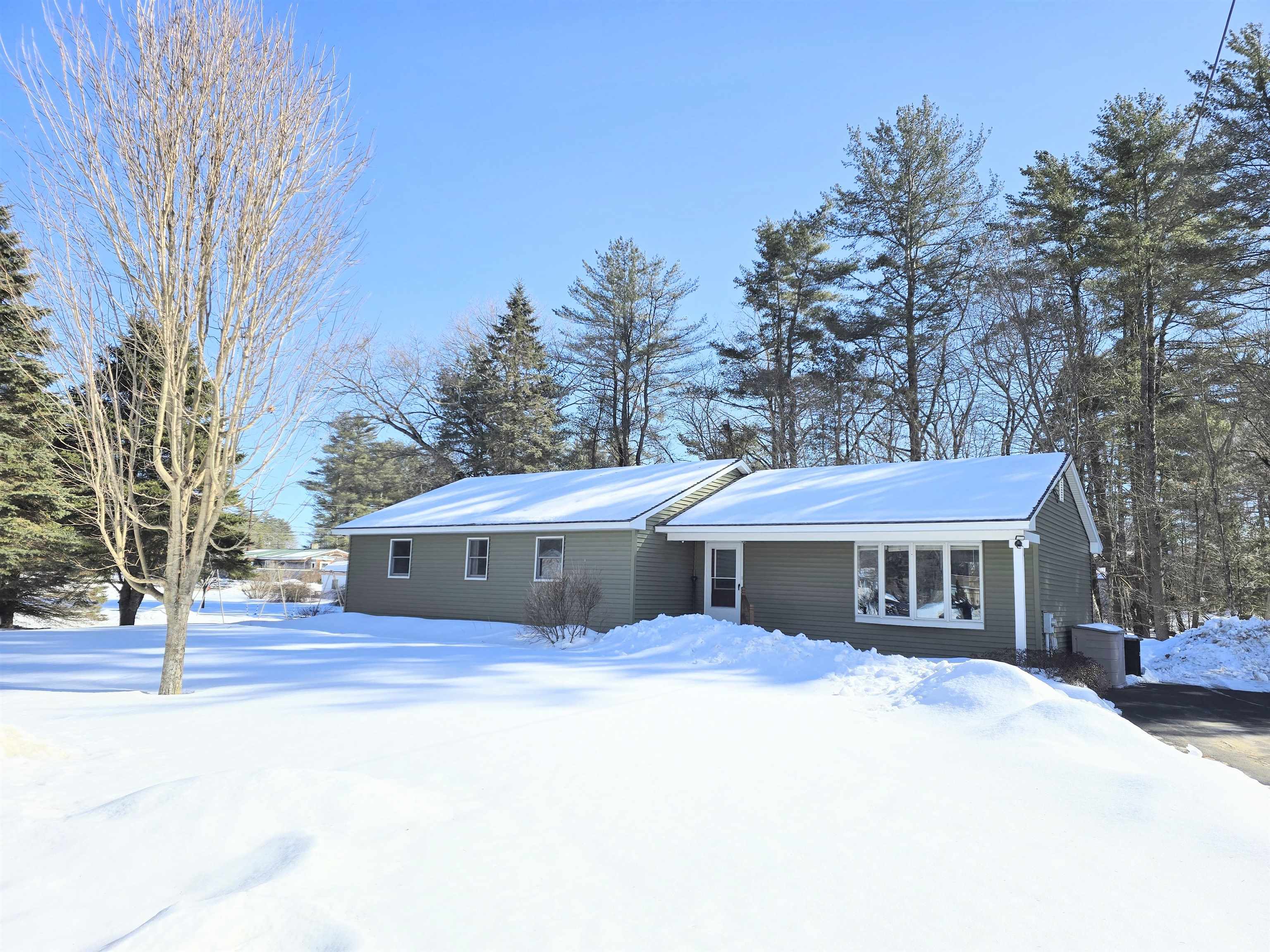 Franklin, New Hampshire 03235, United States, 3 Bedrooms Bedrooms, ,2 BathroomsBathrooms,Residential,Pending,82956