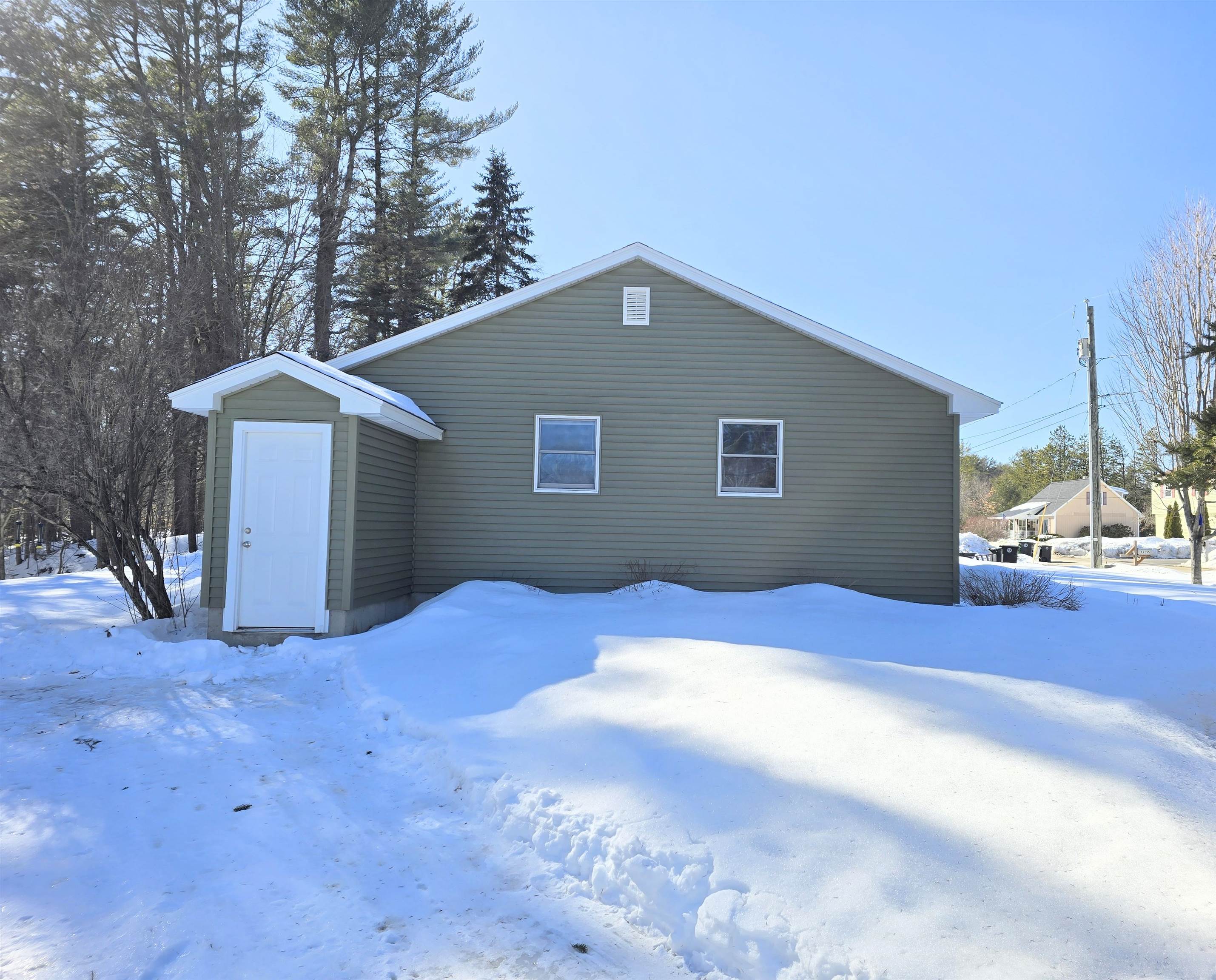 Franklin, New Hampshire 03235, United States, 3 Bedrooms Bedrooms, ,2 BathroomsBathrooms,Residential,Pending,82956