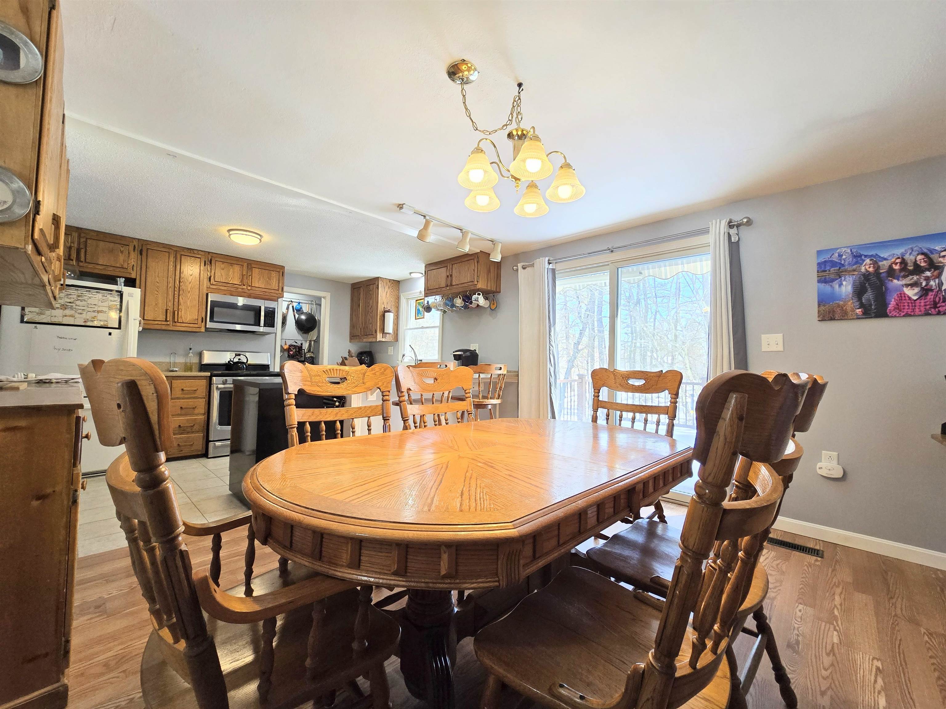 Franklin, New Hampshire 03235, United States, 3 Bedrooms Bedrooms, ,2 BathroomsBathrooms,Residential,Pending,82956