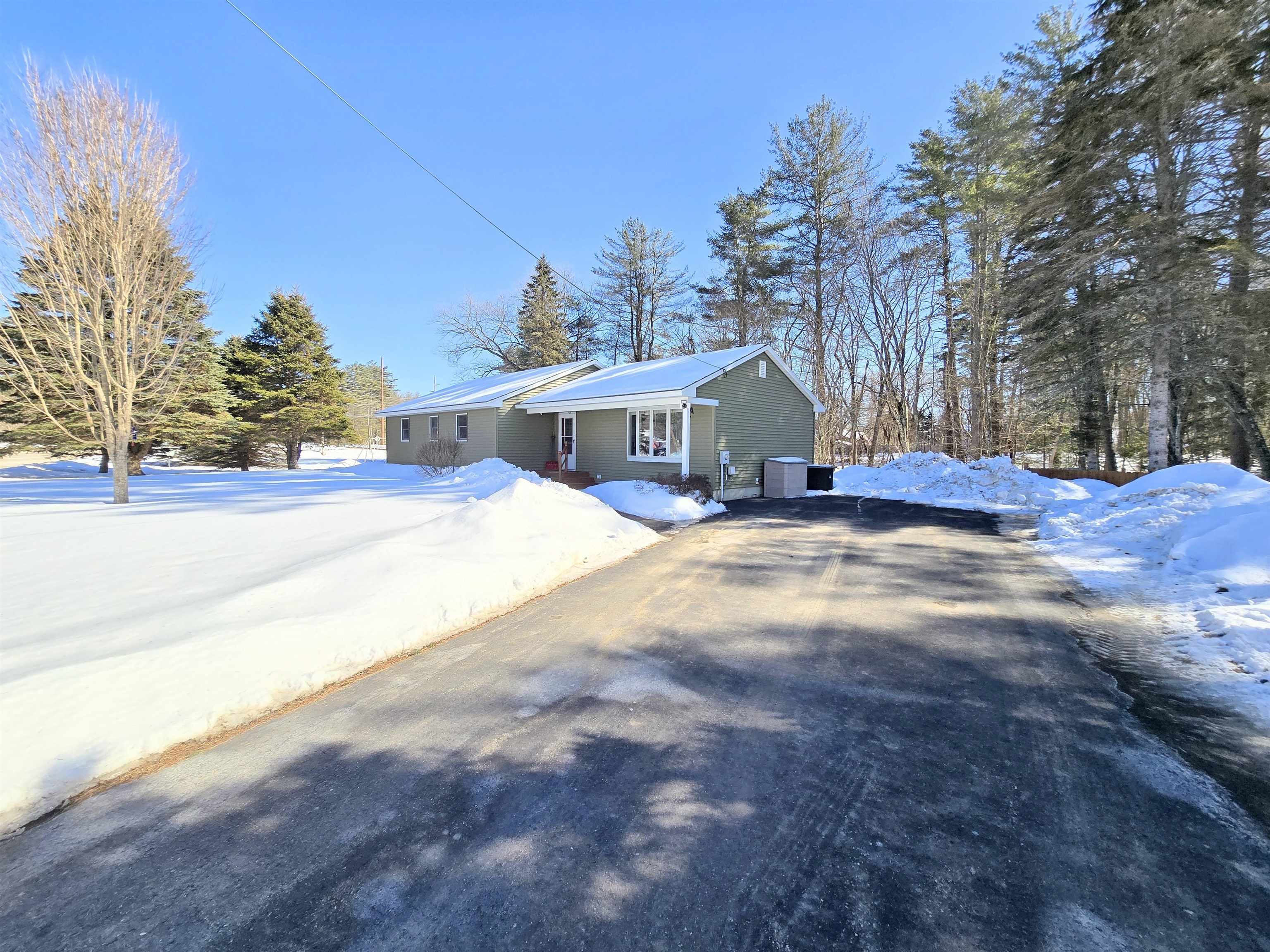 Franklin, New Hampshire 03235, United States, 3 Bedrooms Bedrooms, ,2 BathroomsBathrooms,Residential,Pending,82956