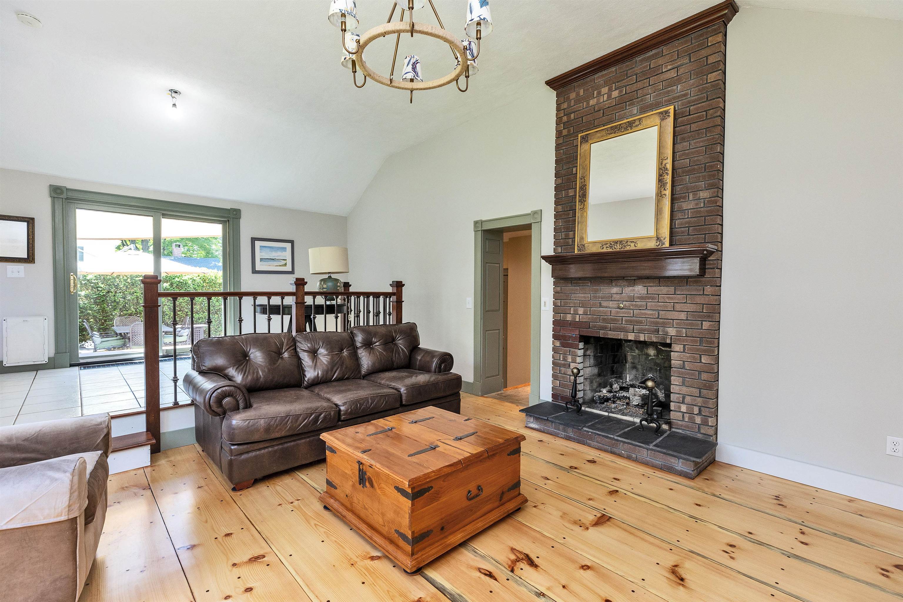 Amherst, New Hampshire 03031, United States, 3 Bedrooms Bedrooms, ,2 BathroomsBathrooms,Residential,Pending,145501