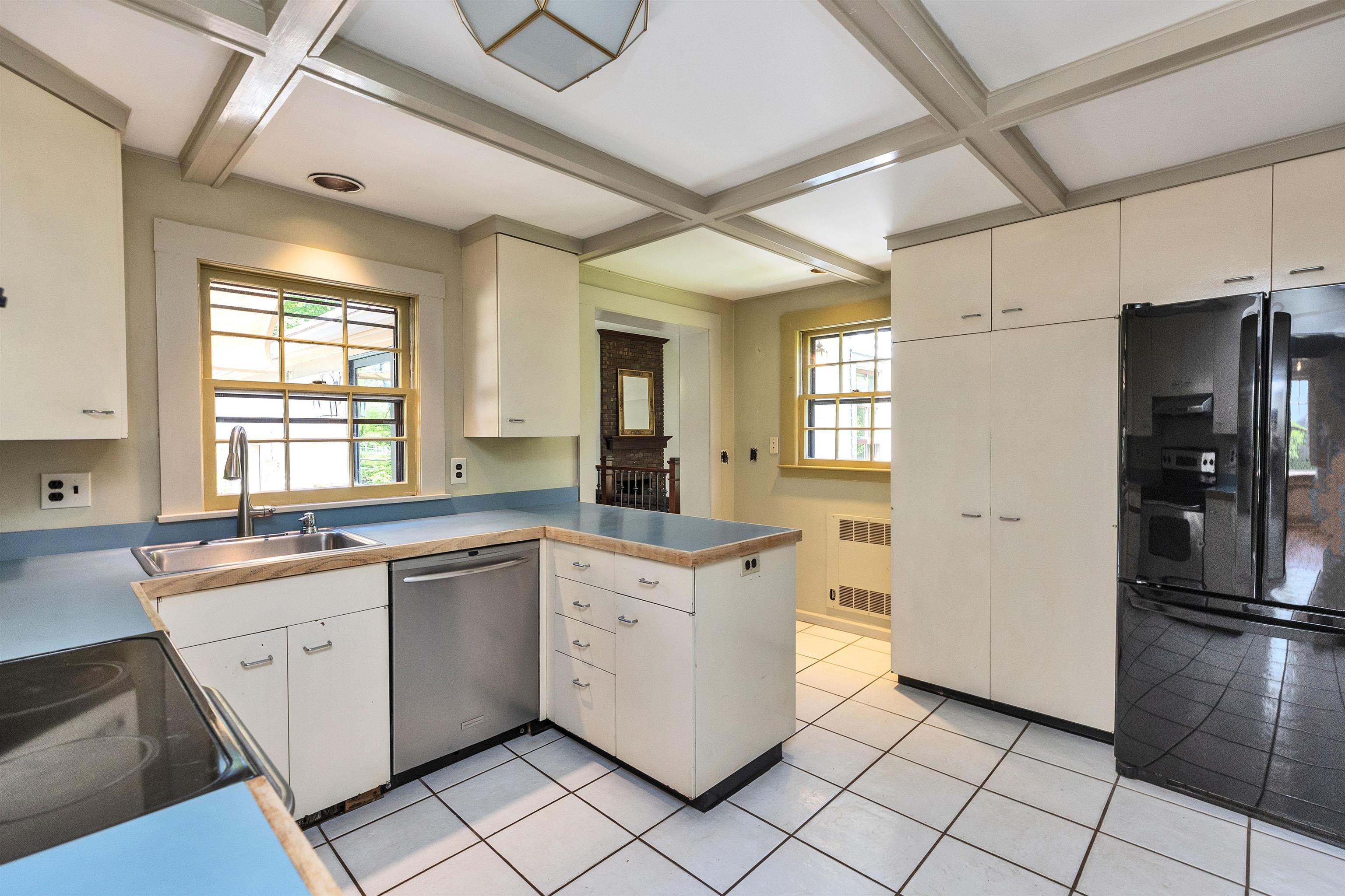 Amherst, New Hampshire 03031, United States, 3 Bedrooms Bedrooms, ,2 BathroomsBathrooms,Residential,Pending,145501