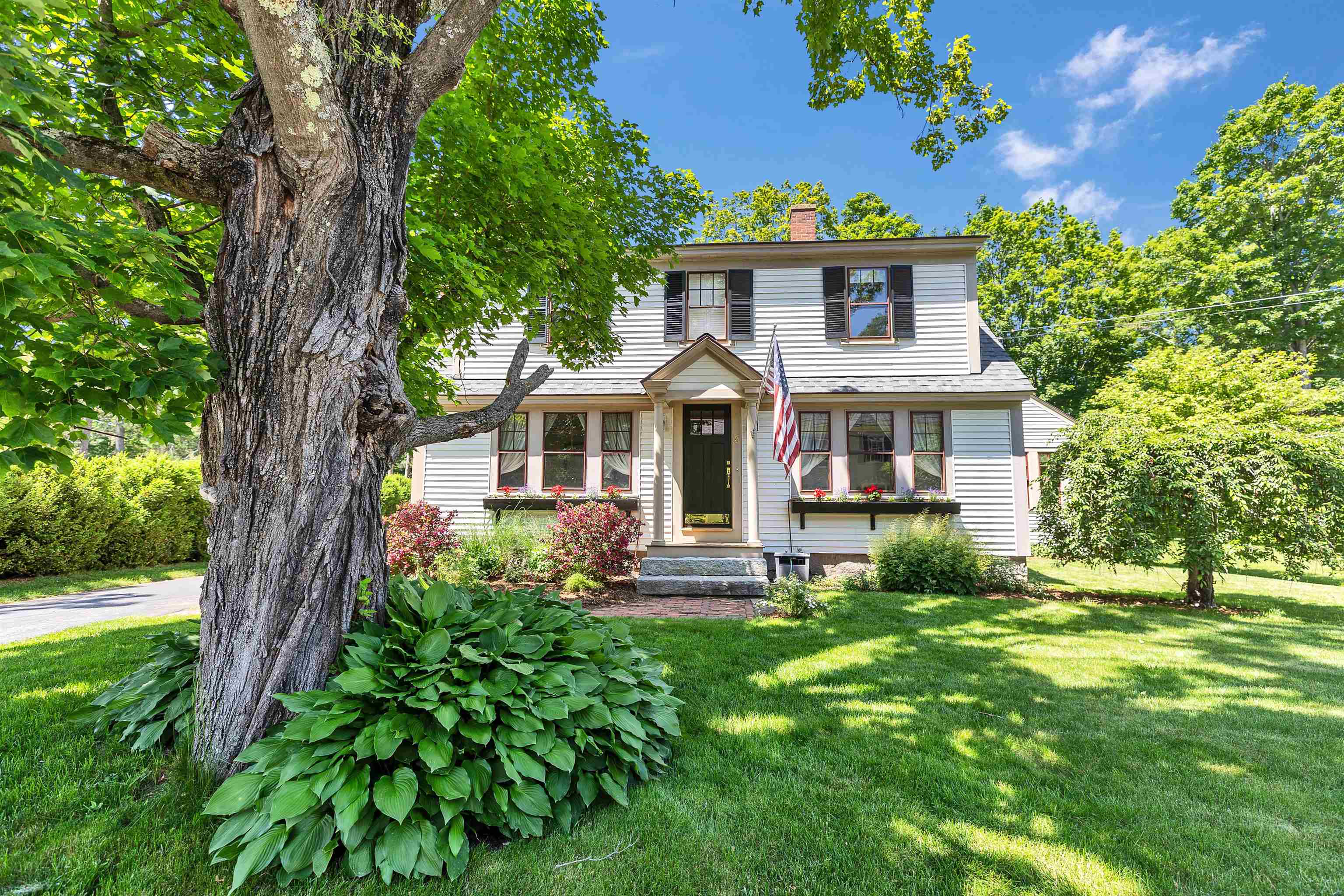 Amherst, New Hampshire 03031, United States, 3 Bedrooms Bedrooms, ,2 BathroomsBathrooms,Residential,Pending,145501