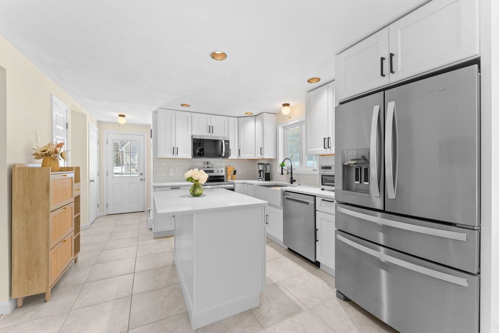 Photo of 46 Dorothy Drive, Epping, NH 03042 (MLS # 5078891)