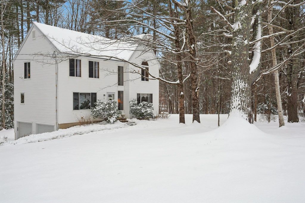 Photo of 18 Diamond Drive, Danville, NH 03819 (MLS # 5072165)