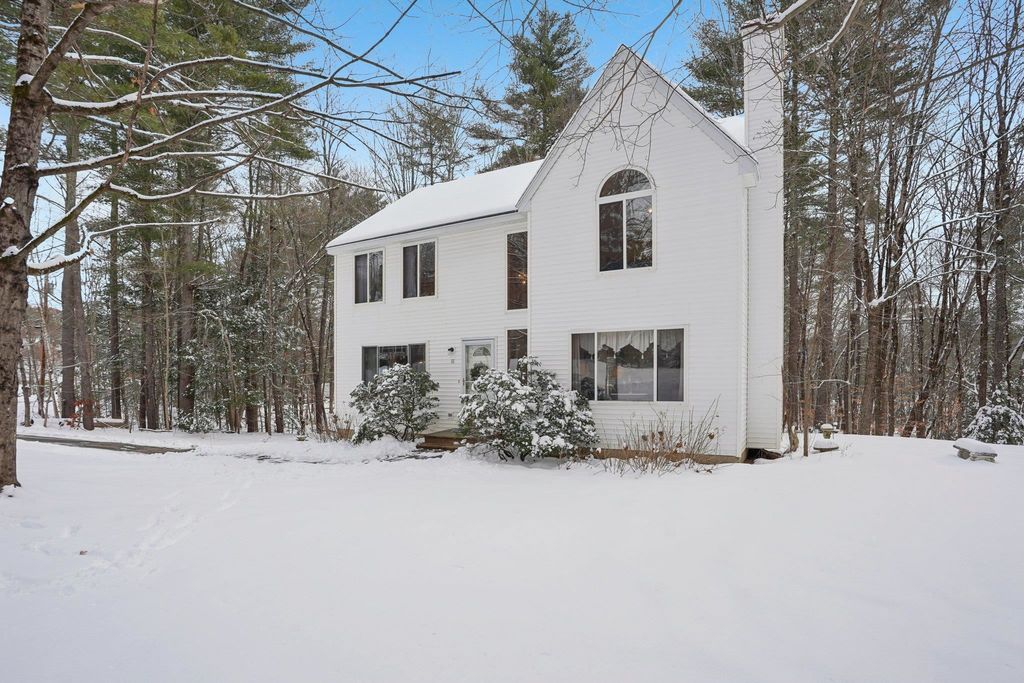 Photo of 18 Diamond Drive, Danville, NH 03819 (MLS # 5072165)