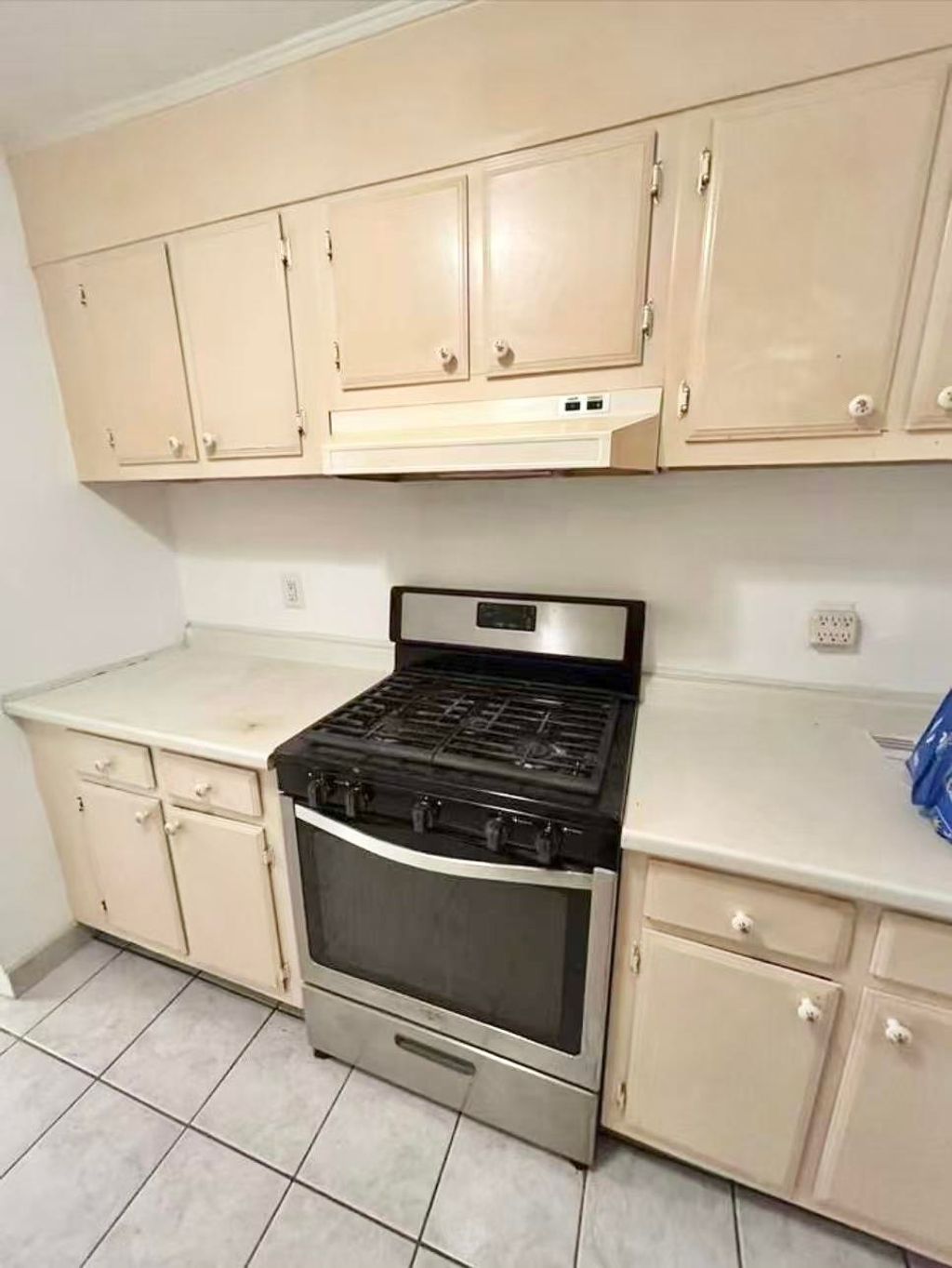 Photo of 5 Louisburg Square #11, Nashua, NH 03060 (MLS # 5080700)