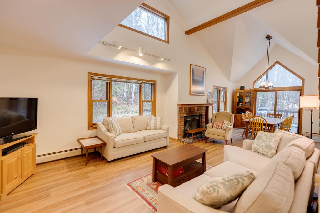 Photo of 16 Hillside Circle #2, Lincoln, NH 03251 (MLS # 5082128)