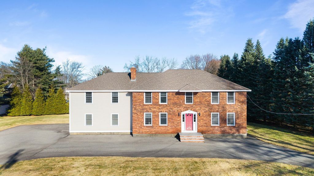 Photo of 100 School Street, Salem, NH 03079 (MLS # 5080667)