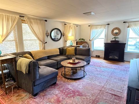 662 Vt Rt 30 Newfane VT 05345