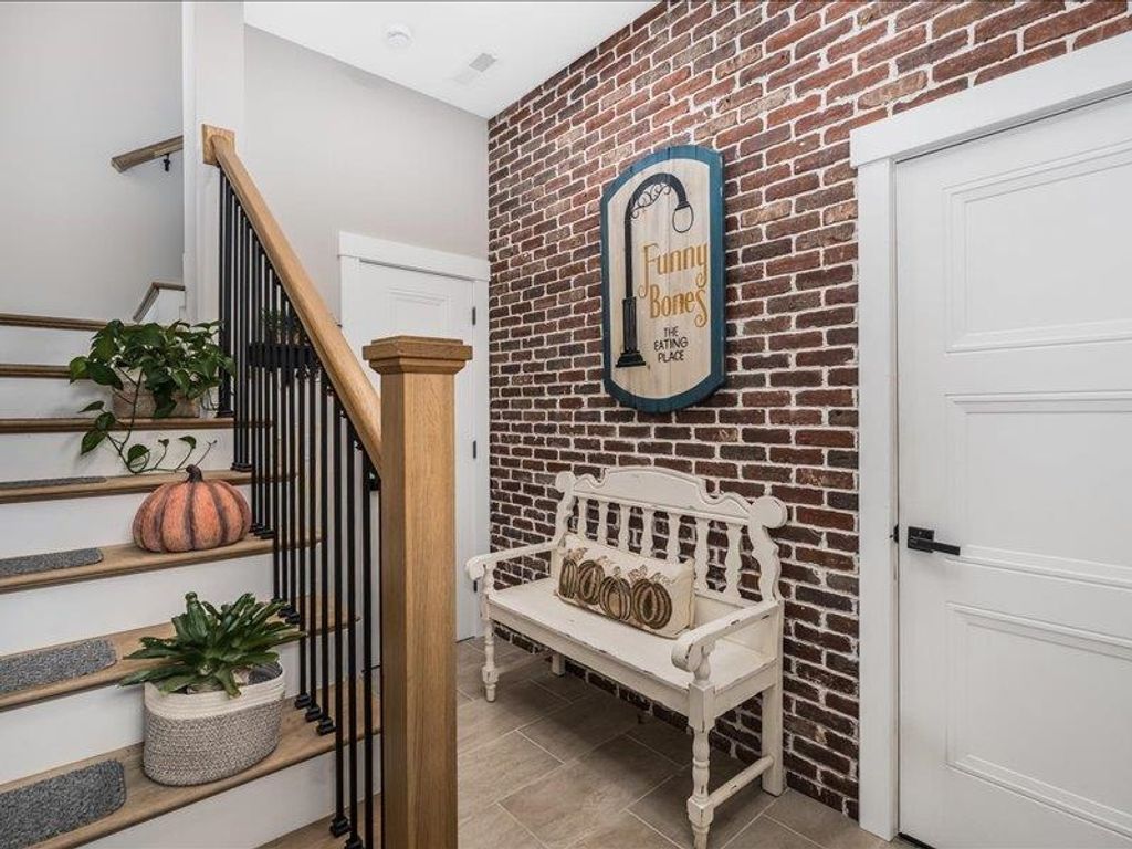 Photo of 87 South Main Street #Unit 2, Concord, NH 03301 (MLS # 5063110)