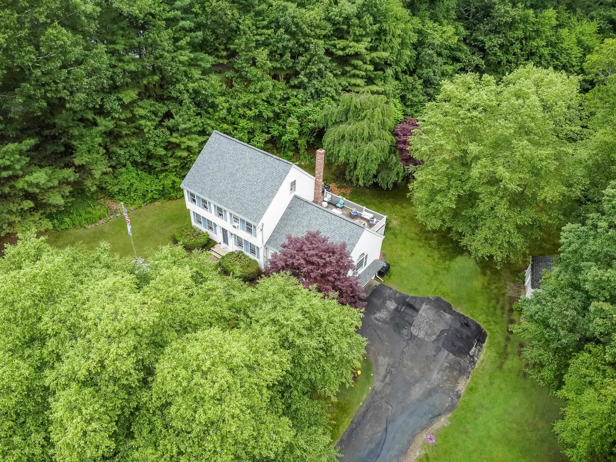 7 WILLIAMINE Drive