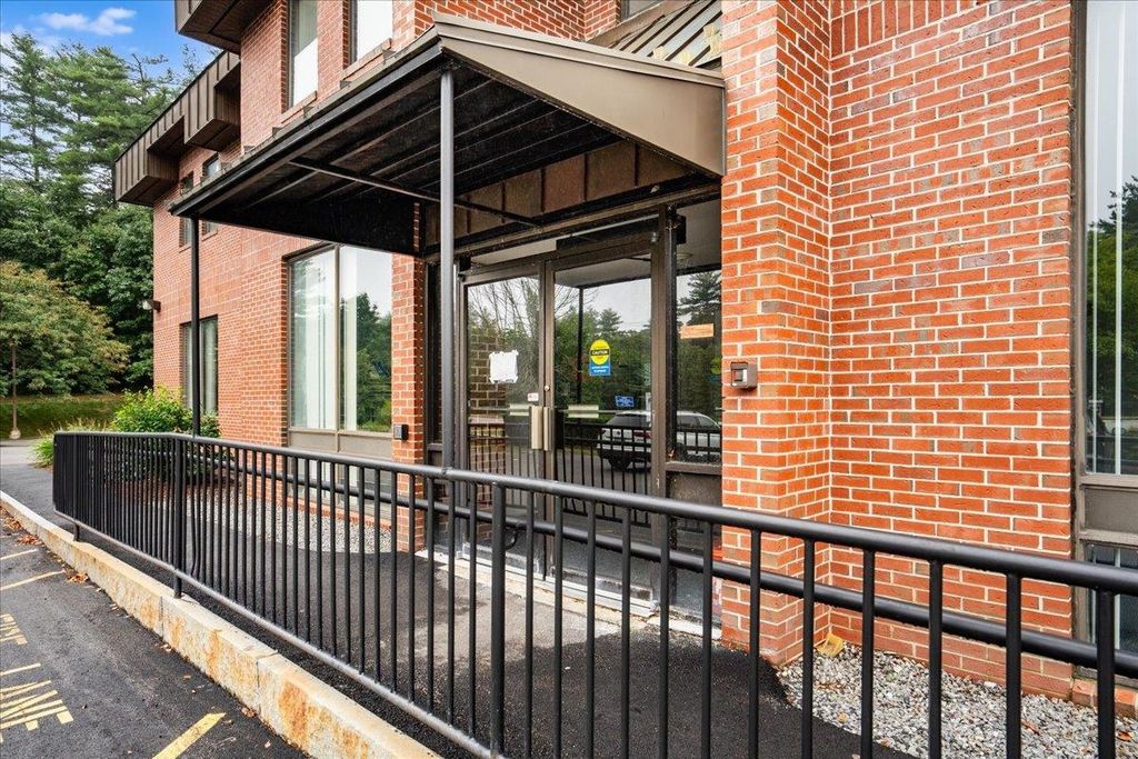 Photo of 7 NH Route 101A St #C&amp;D, Amherst, NH 03031 (MLS # 5014748)