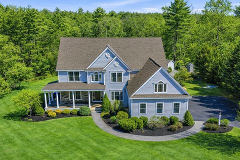 Photo of 12 Orchard Blossom Road, Windham, NH 03087 (MLS # 5082300)