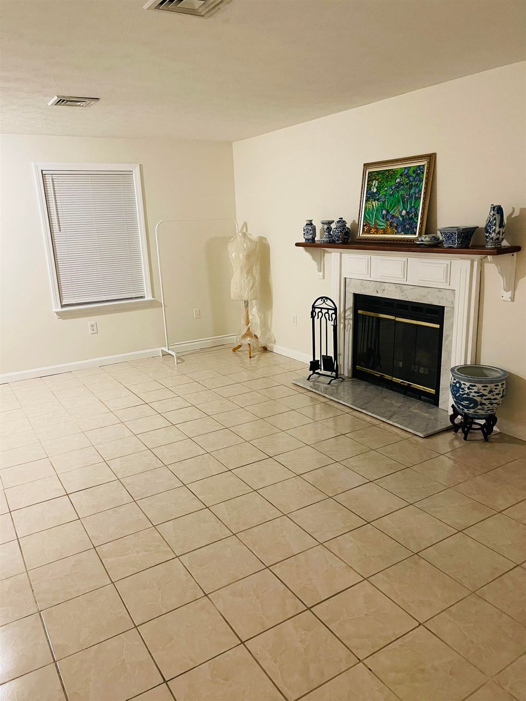 Photo of 18 Cadogan Way, Nashua, NH 03062 (MLS # 5063733)