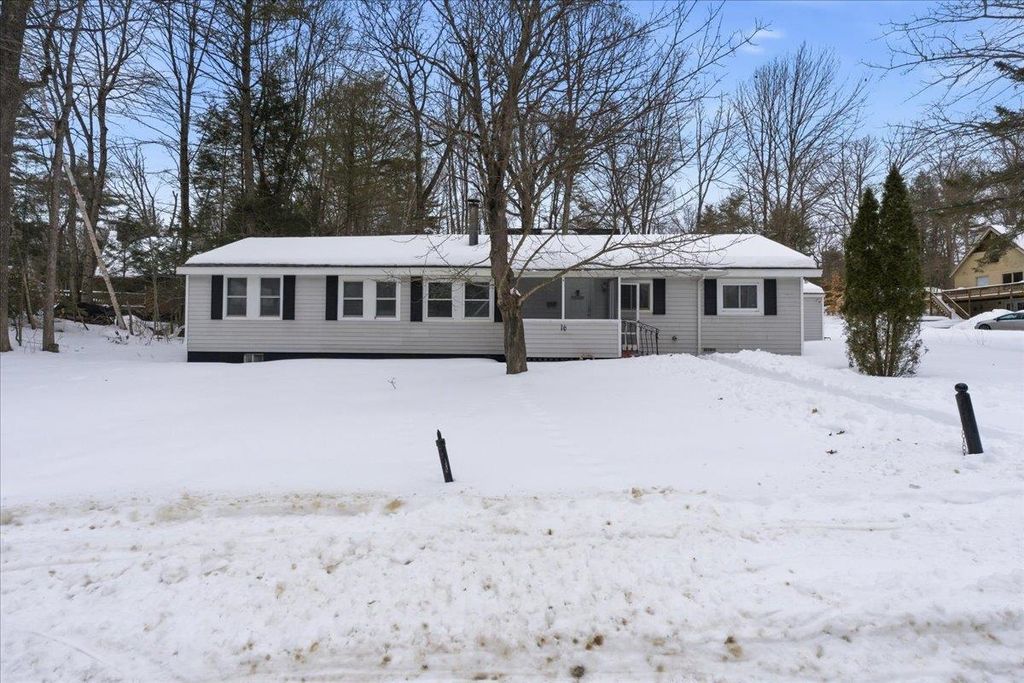 Photo of 16 Robin Lane, Moultonborough, NH 03254 (MLS # 5078336)
